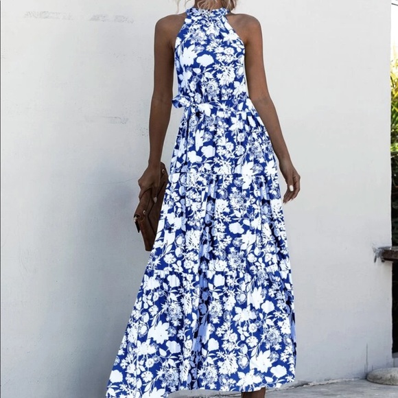 Halter maxi Dress - Picture 3 of 7